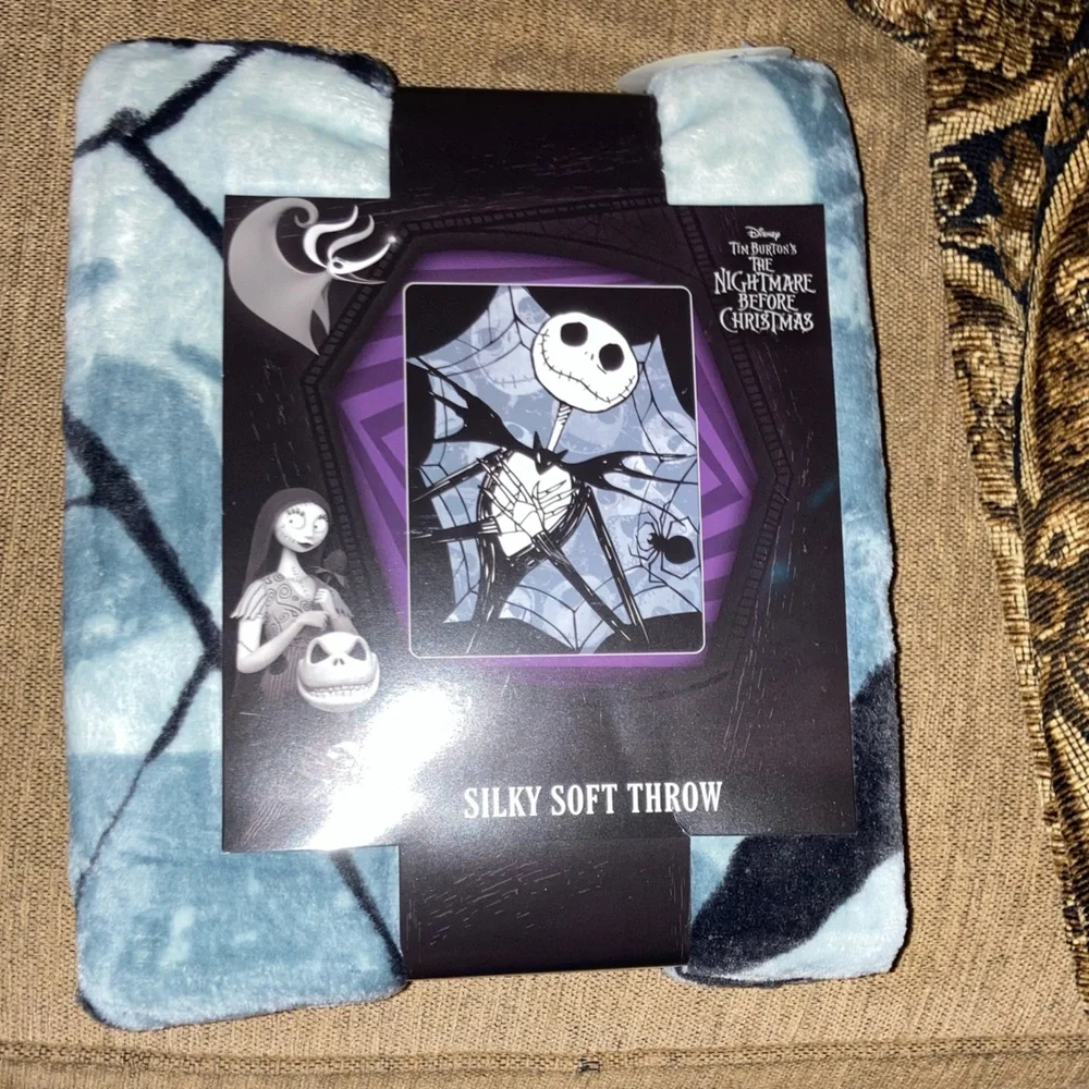 Nightmare Before Christmas - Disney Throw Blanket 60” x 46”  Black & White NWT